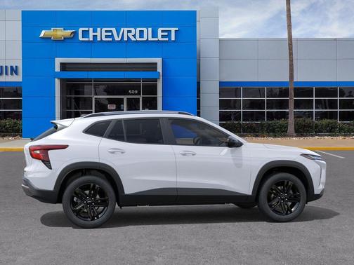 Summit White 2026 Chevrolet Trax FWD ACTIV