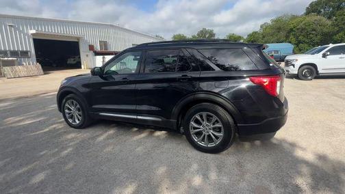 AGATE BLACK METALLIC 2021 Ford Explorer XLT