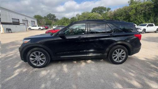 AGATE BLACK METALLIC 2021 Ford Explorer XLT
