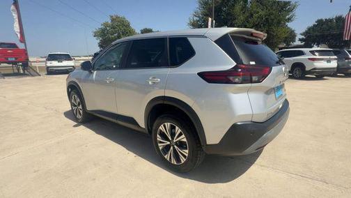 Brilliant Silver Metallic 2022 Nissan Rogue SV