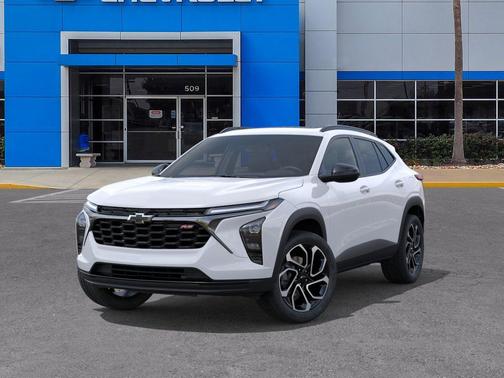 Summit White 2026 Chevrolet Trax FWD 2RS
