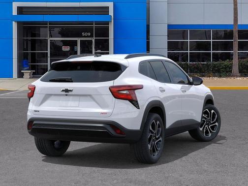 Summit White 2026 Chevrolet Trax FWD 2RS