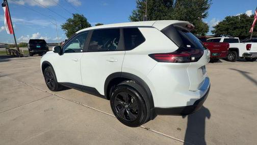 Everest White Pearl Tricoat 2026 Nissan Rogue SV