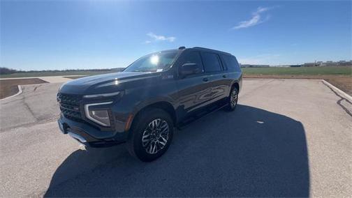 2025 Chevrolet Suburban 4WD Z71