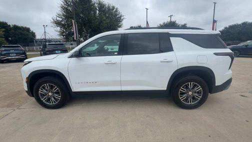 Summit White 2026 Chevrolet Traverse LT