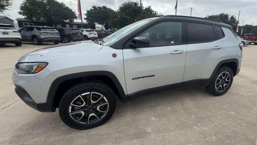Silver Zynith Metallic Clearcoat 2025 Jeep Compass Trailhawk