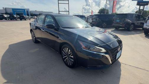 Super Black 2025 Nissan Altima 2.5 SV