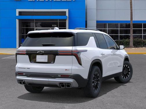 Polar White Tricoat 2026 Chevrolet Traverse AWD Z71