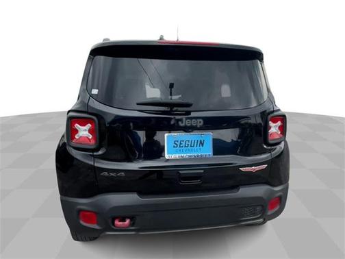 2022 Jeep Renegade Trailhawk