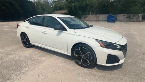 2023 Nissan Altima SR FWD