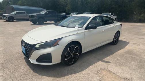 2023 Nissan Altima SR FWD