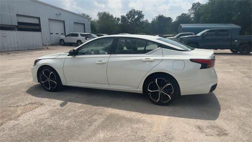 2023 Nissan Altima SR FWD