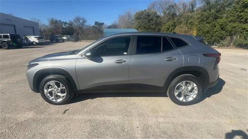 2025 Chevrolet Trax LS