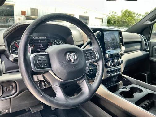 2019 RAM 2500 Laramie Crew Cab 4x4 6'4' Box