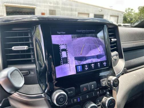 2019 RAM 2500 Laramie Crew Cab 4x4 6'4' Box