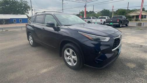 2022 Toyota Highlander LE