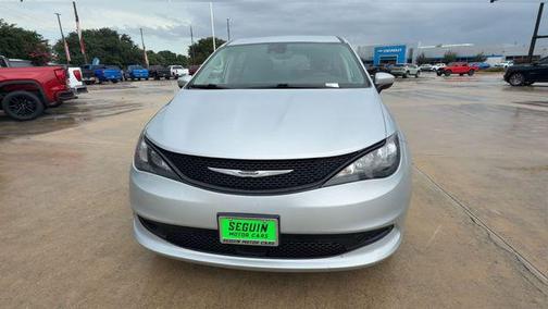 Silver Mist Clearcoat 2023 Chrysler Voyager LX