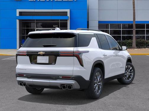Polar White Tricoat 2026 Chevrolet Traverse LT