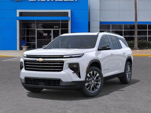 Polar White Tricoat 2026 Chevrolet Traverse LT