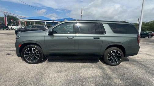 Silver Sage Metallic 2023 Chevrolet Suburban RST