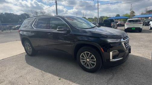 Mosaic Black Metallic 2022 Chevrolet Traverse LT Cloth