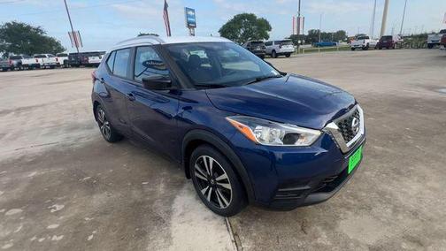 Deep Blue Pearl/Fresh Powder 2018 Nissan Kicks SV