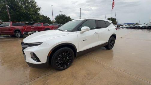 Iridescent Pearl Tricoat 2022 Chevrolet Blazer Premier