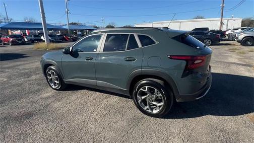 2025 Chevrolet Trax LT