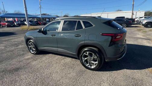 2025 Chevrolet Trax LT