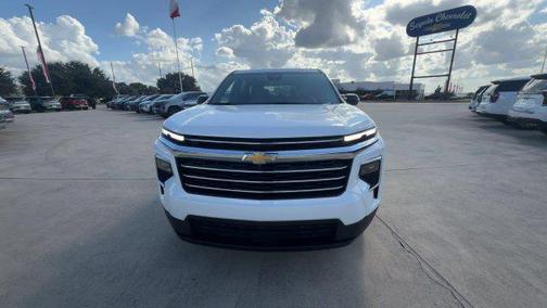 Summit White 2026 Chevrolet Traverse LT