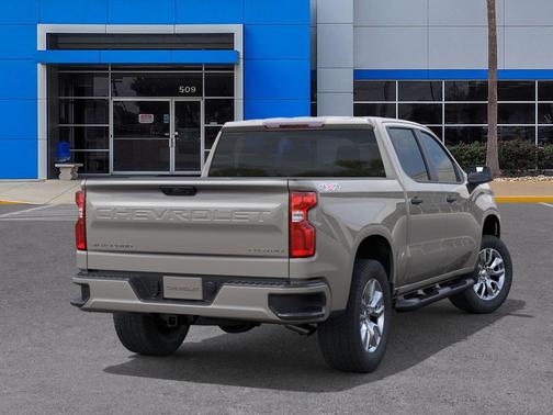 White Sands 2026 Chevrolet Silverado 1500 Custom