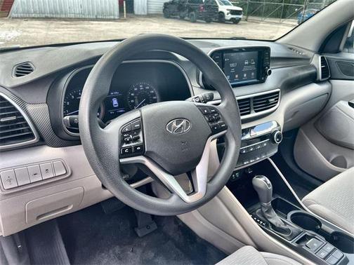 2019 Hyundai TUCSON SE