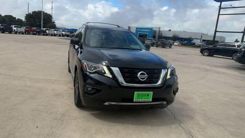 Magnetic Black Metallic 2017 Nissan Pathfinder Platinum