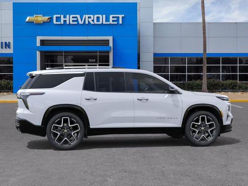 Polar White Tricoat 2026 Chevrolet Traverse High Country