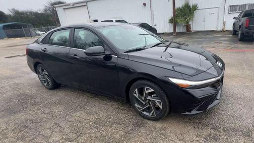 2025 Hyundai ELANTRA SEL