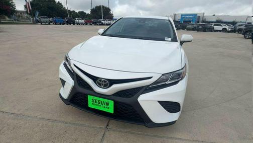 Super White 2020 Toyota Camry SE