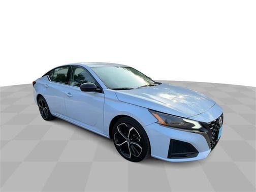 2023 Nissan Altima SR FWD
