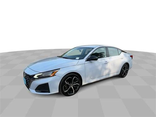2023 Nissan Altima SR FWD