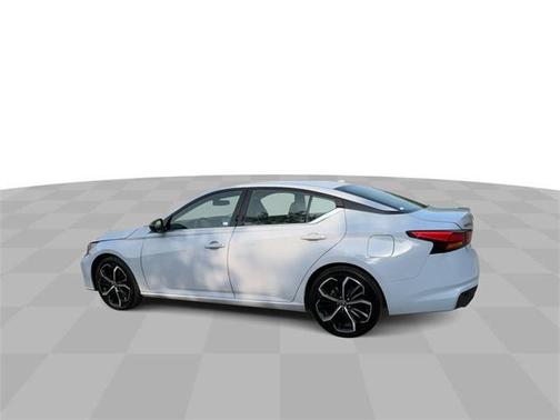 2023 Nissan Altima SR FWD