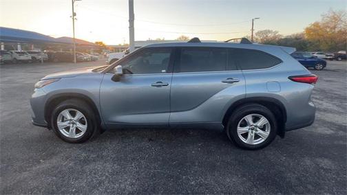 2021 Toyota Highlander LE