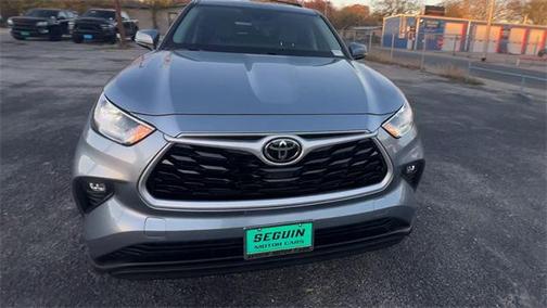 2021 Toyota Highlander LE