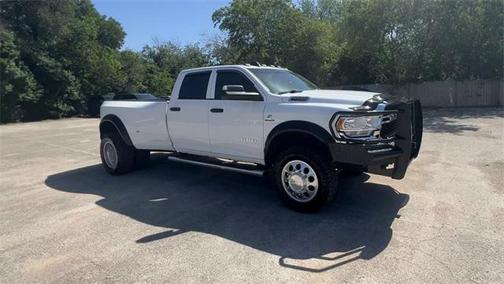 2019 RAM 3500 Tradesman Crew Cab 4x4 8' Box