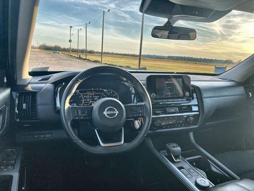 2025 Nissan Pathfinder SV 4WD