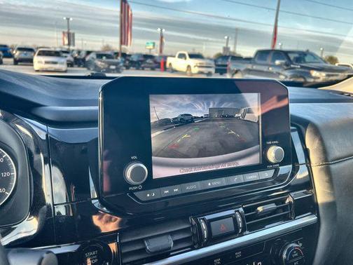 2025 Nissan Pathfinder SV 4WD