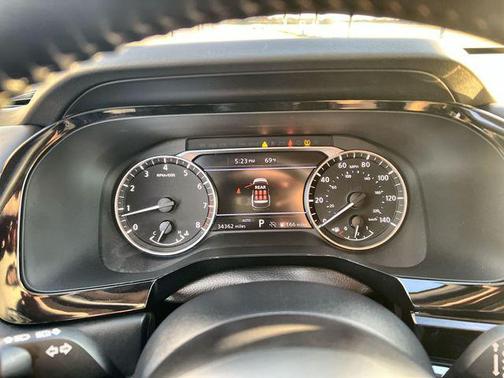 2025 Nissan Pathfinder SV 4WD