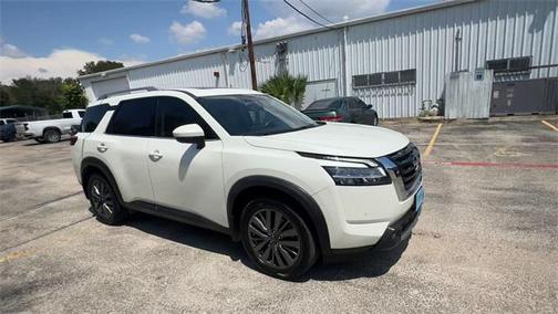 2022 Nissan Pathfinder SL 2WD