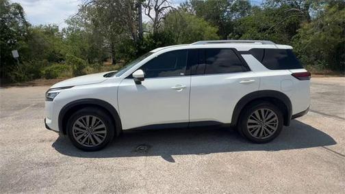 2022 Nissan Pathfinder SL 2WD