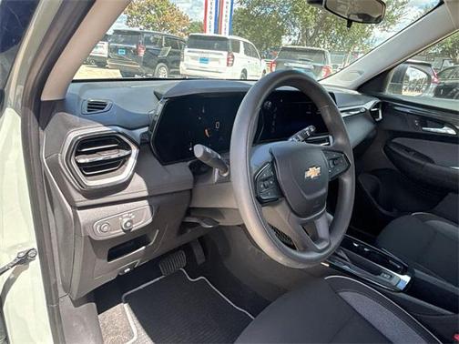 2025 Chevrolet Trailblazer LS