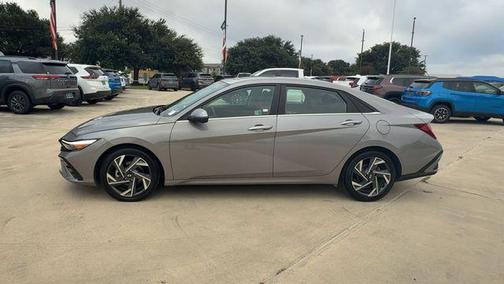 Fluid Metal 2024 Hyundai ELANTRA Limited