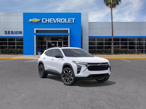 Summit White 2026 Chevrolet Trax FWD 2RS